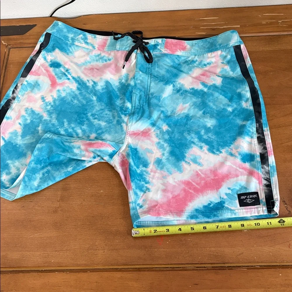 Rip Curl Mirage Blue and Pink Tie-Dye Board Shorts Size 40